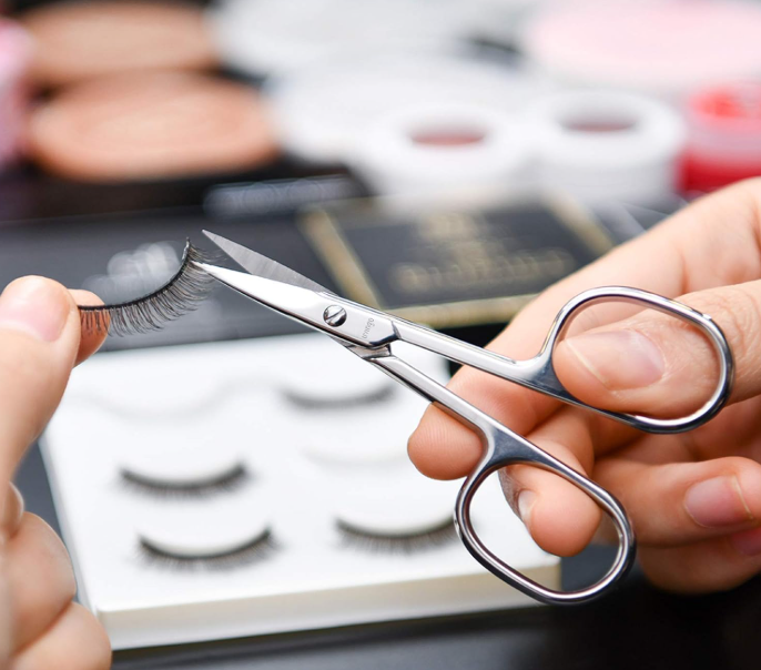 Facial Scissor Straight